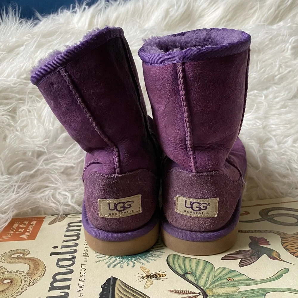 UGG‎ purple classic short boots